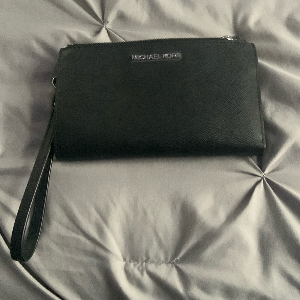 Micheal Kors Adele Double-Zip Wristlet